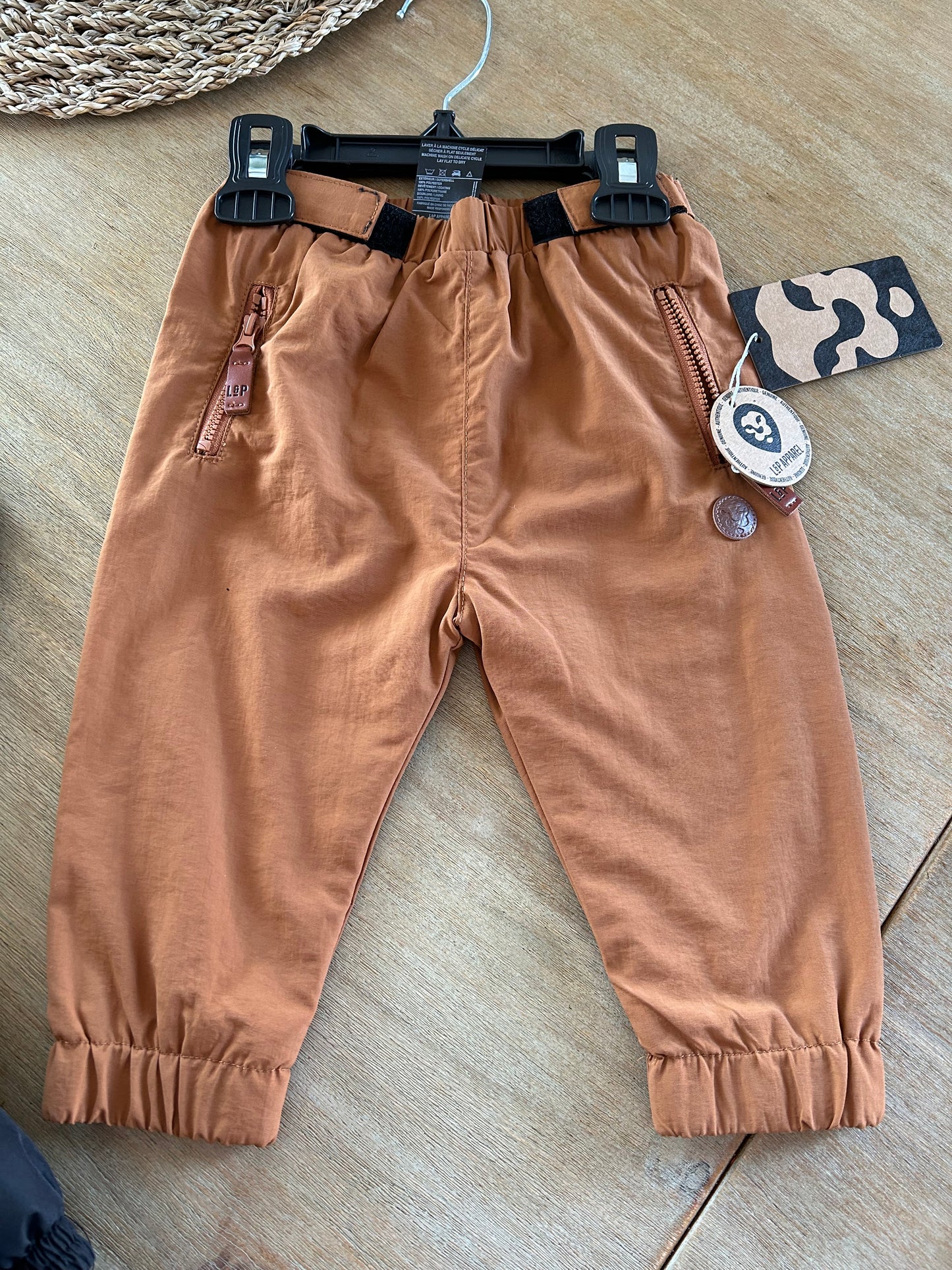 Pantalon nylon 6-12 mois (2 couleurs)