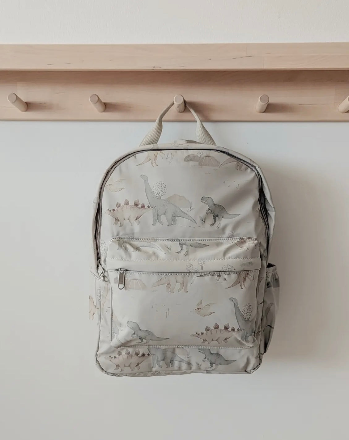 Sac Jurissic| Menoum menoum